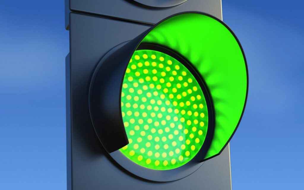 海外では緑（グリーン）信号と呼ばれている