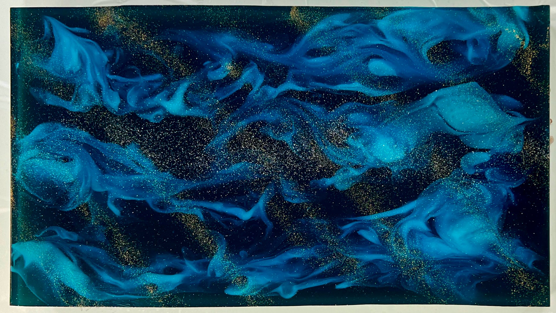 カットする前は一幅の絵画のようです(スマホ撮影)